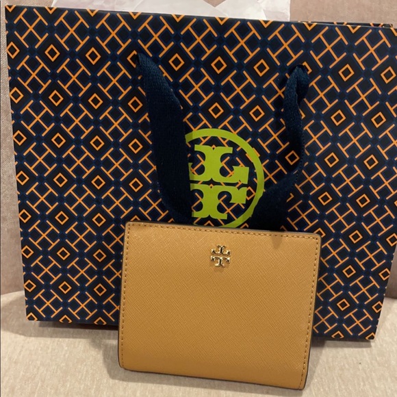 NWT Tory Burch Wallet - Picture 2 of 5